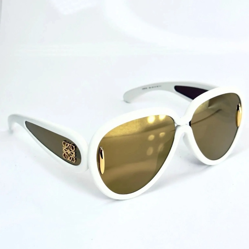 Excluded Loewe Sunglasses, New 340 - Picture 7 of 7